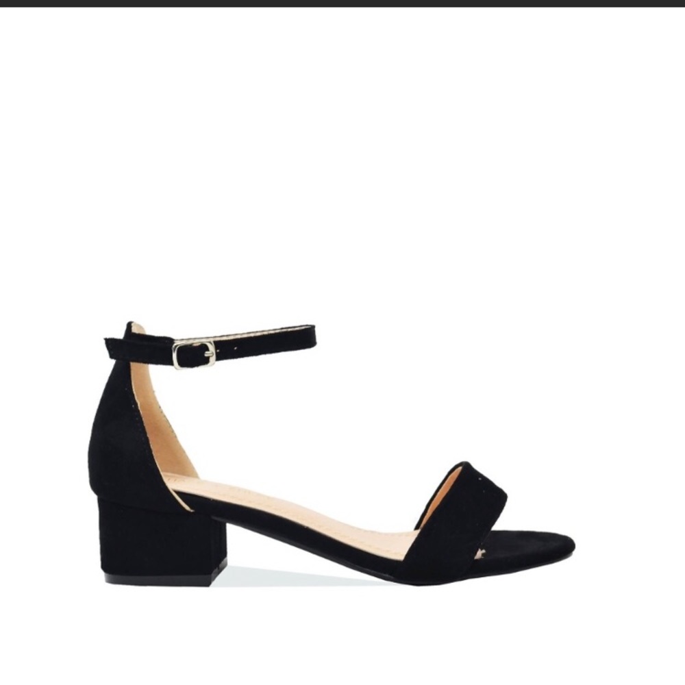 Black Low Platform Sandal - Women Chase & Chloe